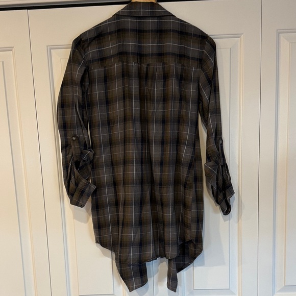 Legendary Whitetails Men's Plaid Shirt - Black and Brown I have a medium too - Picture 6 of 8